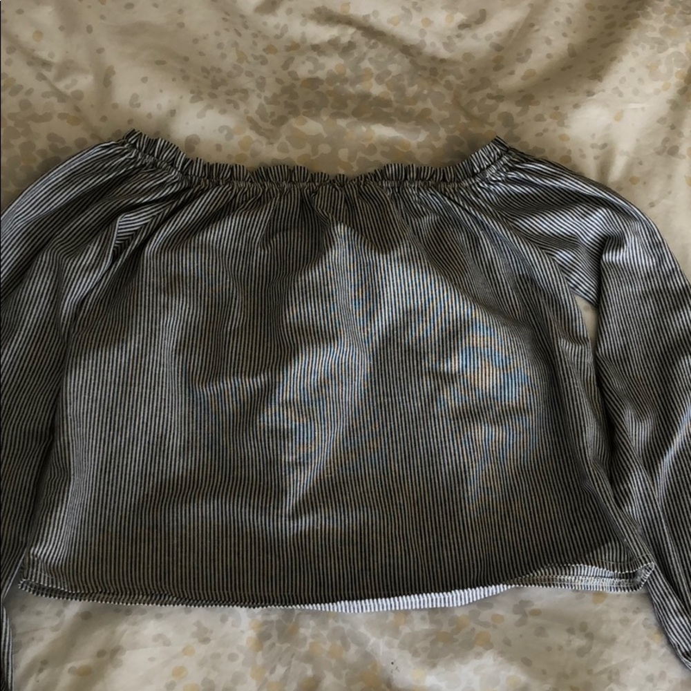 Brandy Melville off the shoulder top